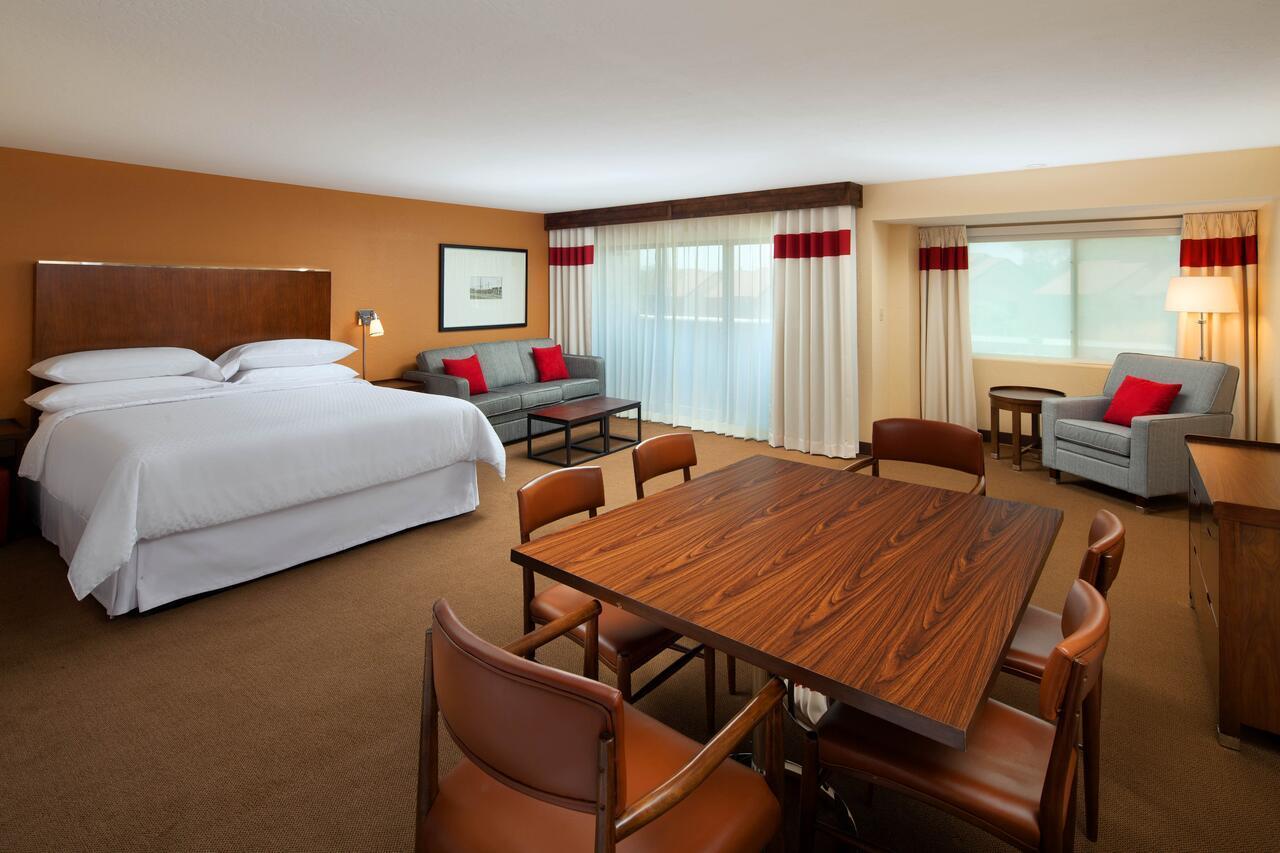 Four Points By Sheraton Phoenix South Mountain Exterior photo